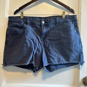 Old navy women’s boyfriend blue denim shorts  size 16 regular